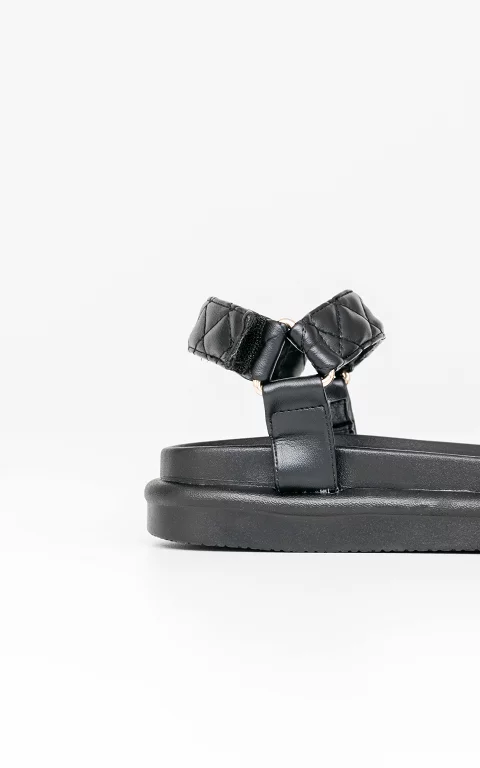 Sandaal met klittenbandsluiting zwart