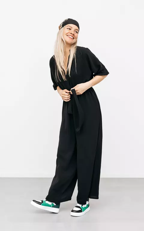 Jumpsuit with two side pockets black