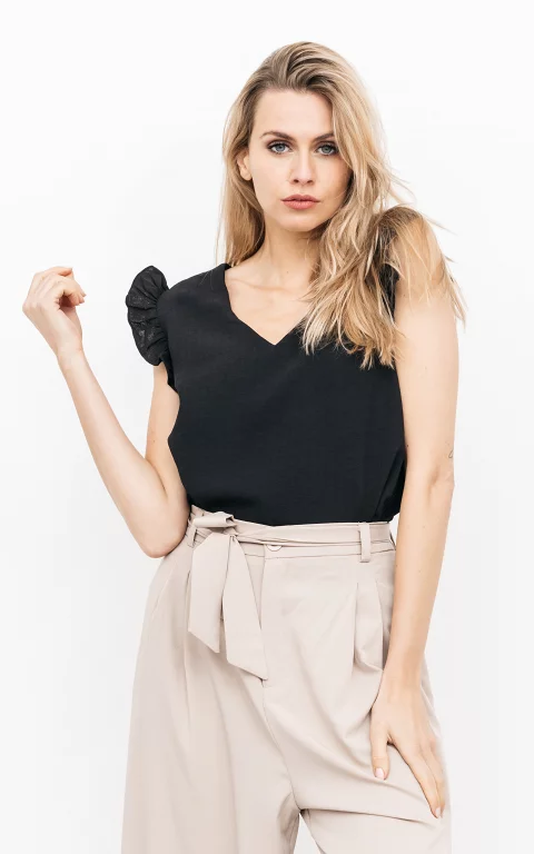 Top with ruffles black