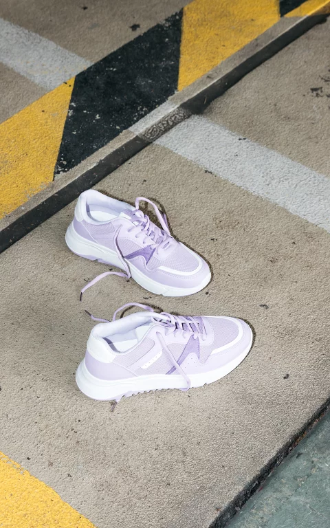 Sneakers with leather-look details purple white