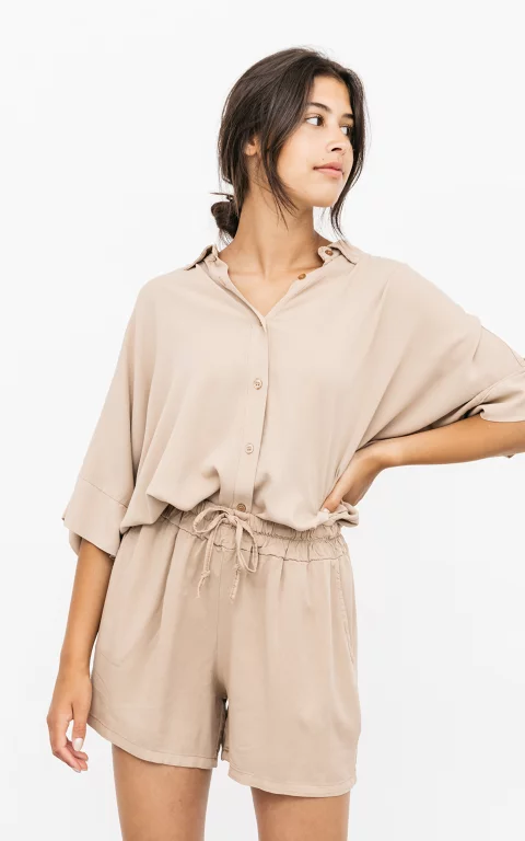 Shorts with pockets light brown