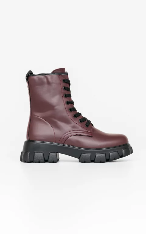 Lace-up boots with thick soles bordeaux