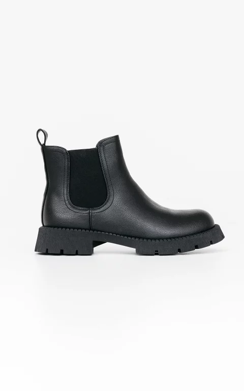 Chelsea Boots mit chunky Sohle 