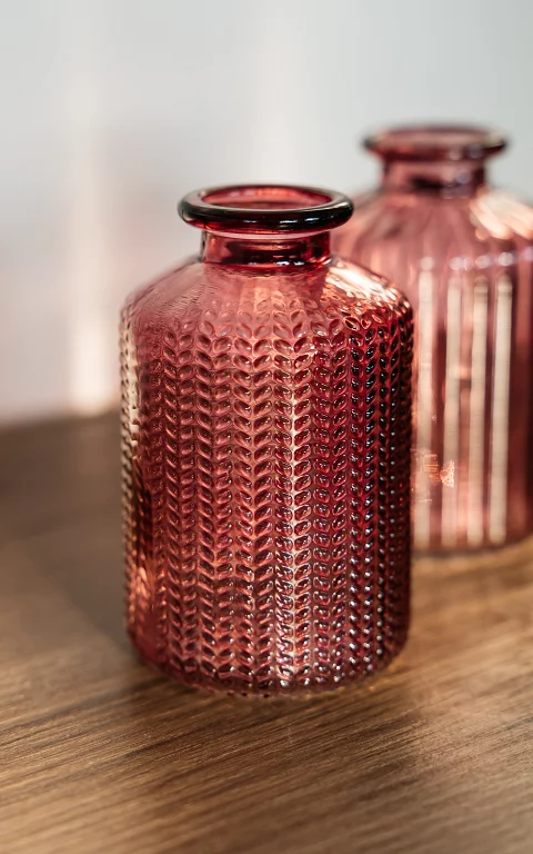 Glass vase with pattern pink