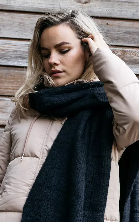 Long shawl with frills black