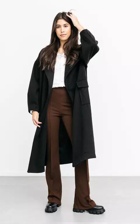 Buttoned coat black