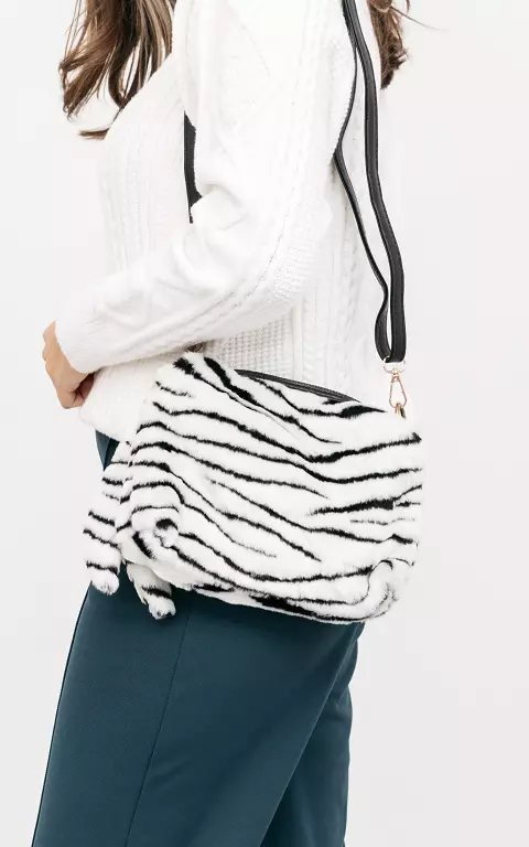 Kunstfell-Tasche im Zebra-Look weiß schwarz