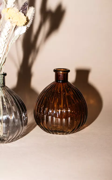 Patterned glass vase 
