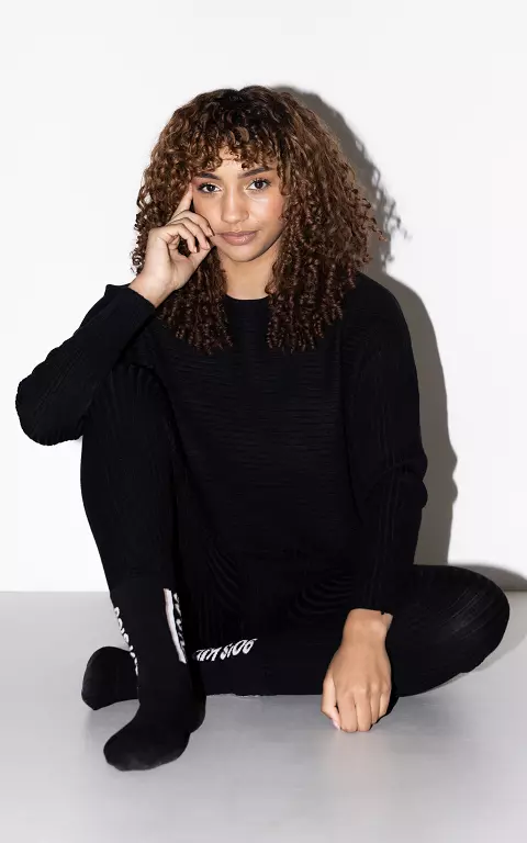 Comfy set of sweater and pants black