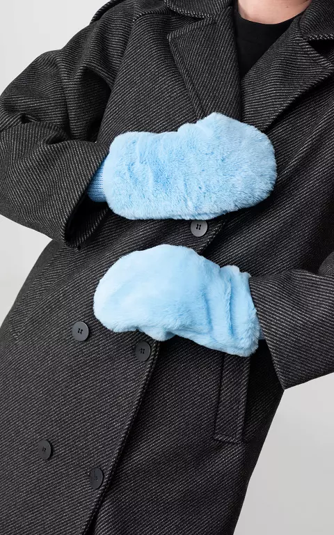 Fake fur mittens light blue