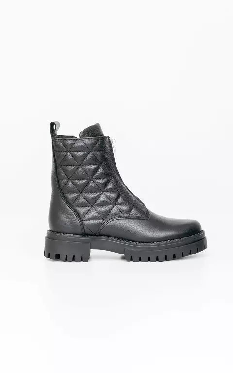 Leather boots with silver-coated zip black