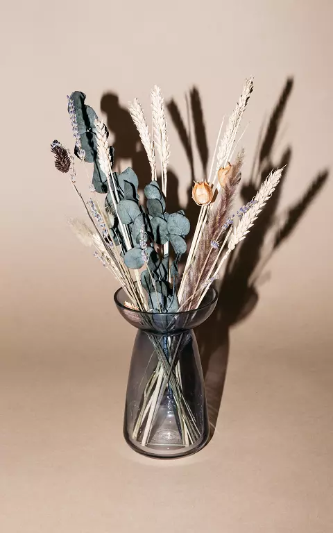 Vase aus gefärbtem Glas blau