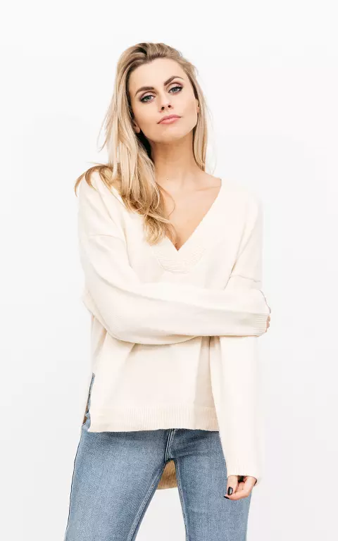 Oversized sweater with V-neck beige