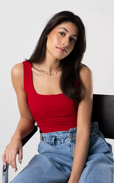 Tank top with a square neckline 