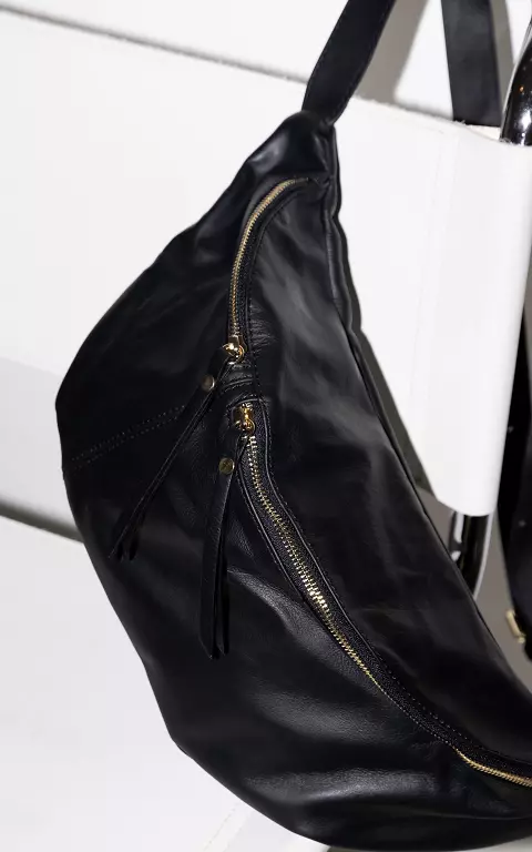 Leder tas met goudkleurige details zwart