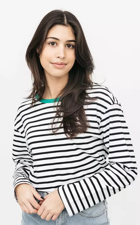 Striped shirt with round neck 