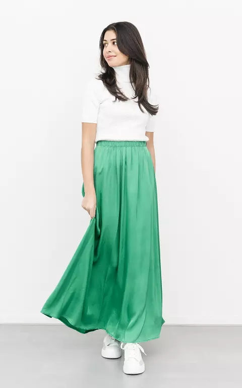 Satin-look maxi skirt green