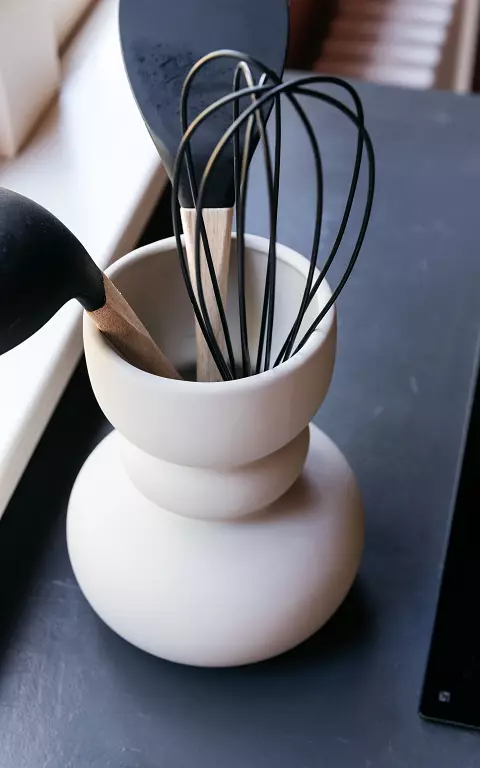 Rubber look ceramic vase 
