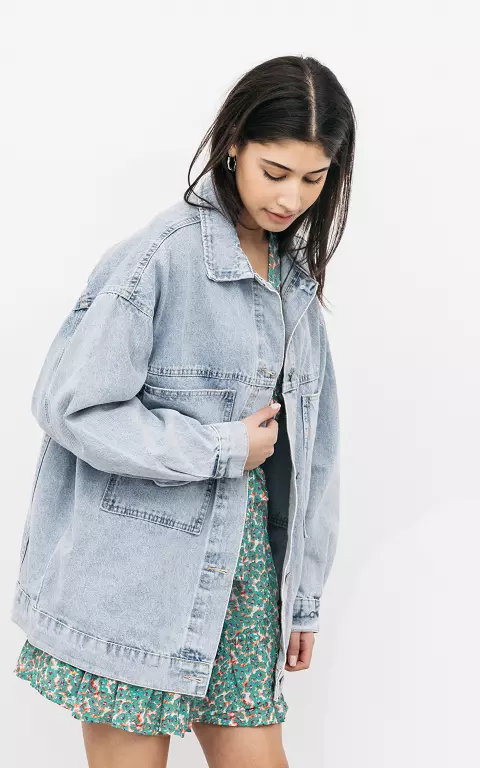 Denim jacket with silver-coated buttons 