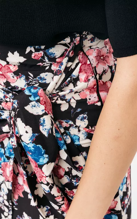 Wrap-around skirt with floral print black pink