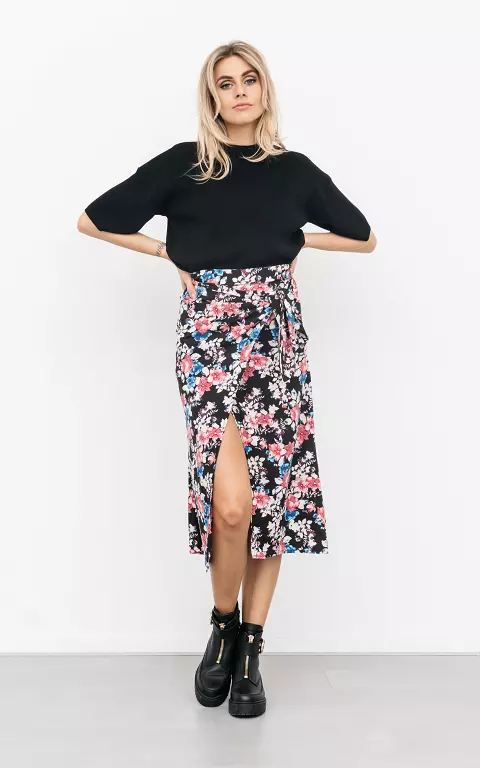 Wrap-around skirt with floral print black pink
