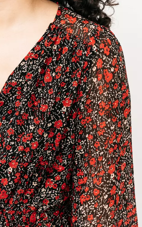 Hübsches Kleid mit floralem Muster schwarz rot