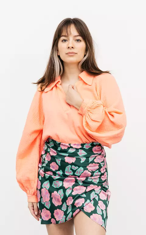 Satin-look skirt with floral print 