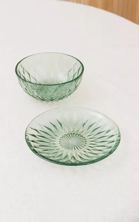 Glass patterned pie plate 