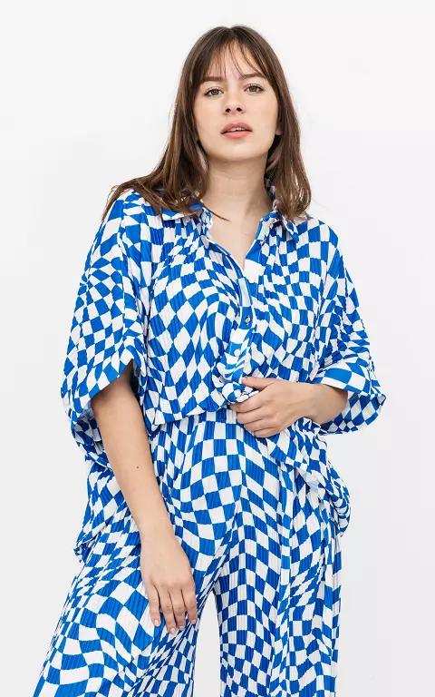 Checkered pleated blouse white blue