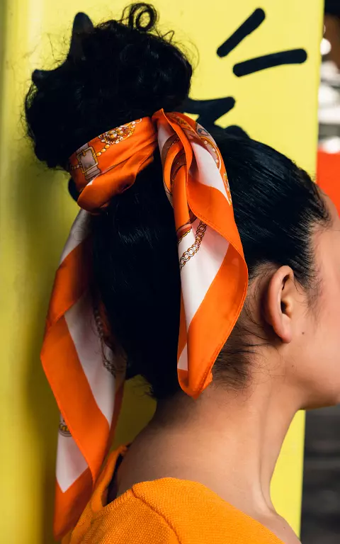 Silk-look squared scarf orange cream
