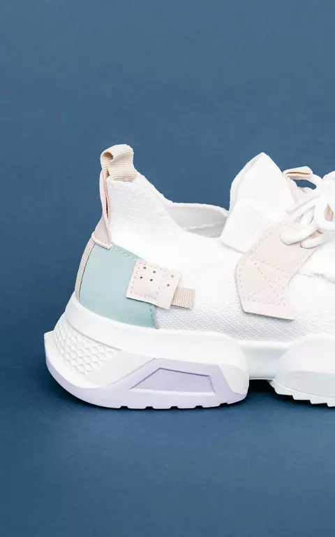 Sneakers with socks white light pink