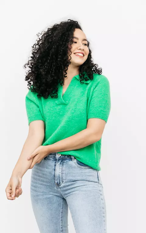 V-neck top with collar green