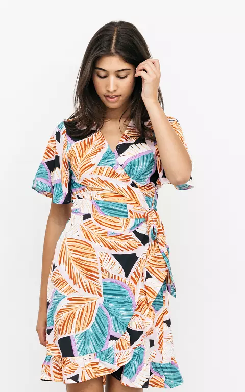 Wrap-around dress with short sleeves 