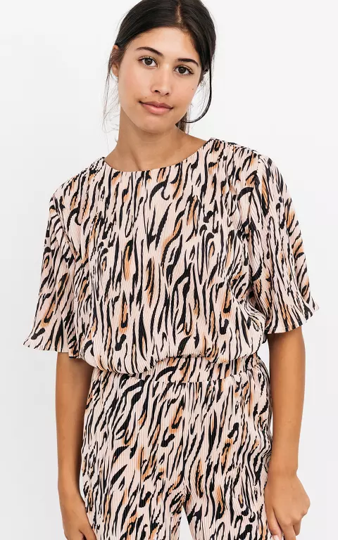 Pleated top with round neck 