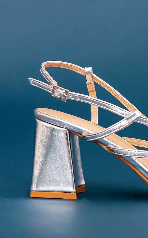 Heels with squared nose silver