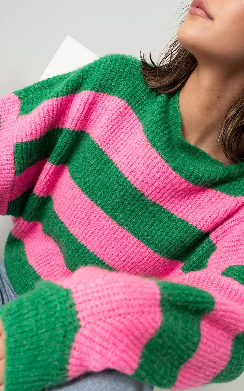 Oversized sweater with striped pattern pink green