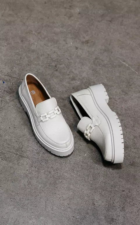 Leather loafers cream