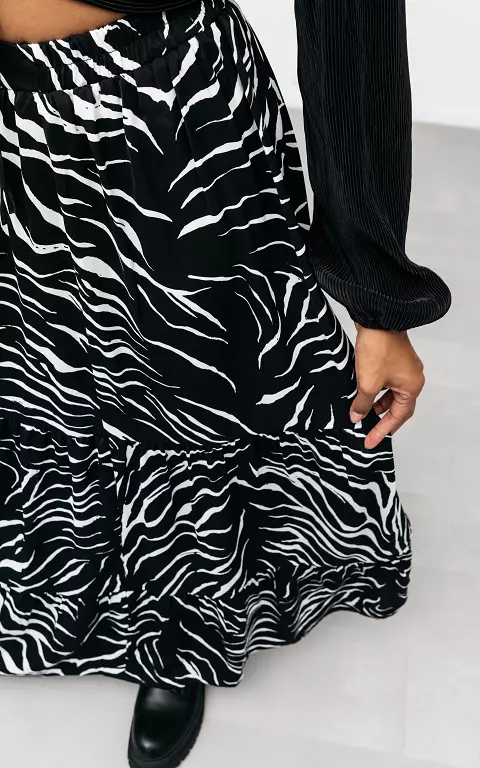Maxi skirt with zebra print black white