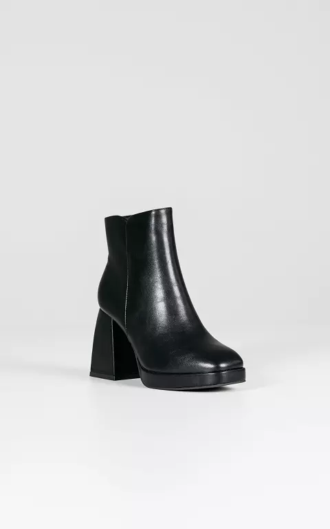 Leather-look boots with block heel black