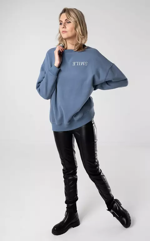 Oversized sweater with text 