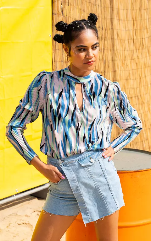 Pleated top with cut-out pink blue