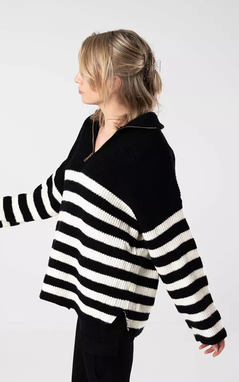 Oversized sweater with zip black white