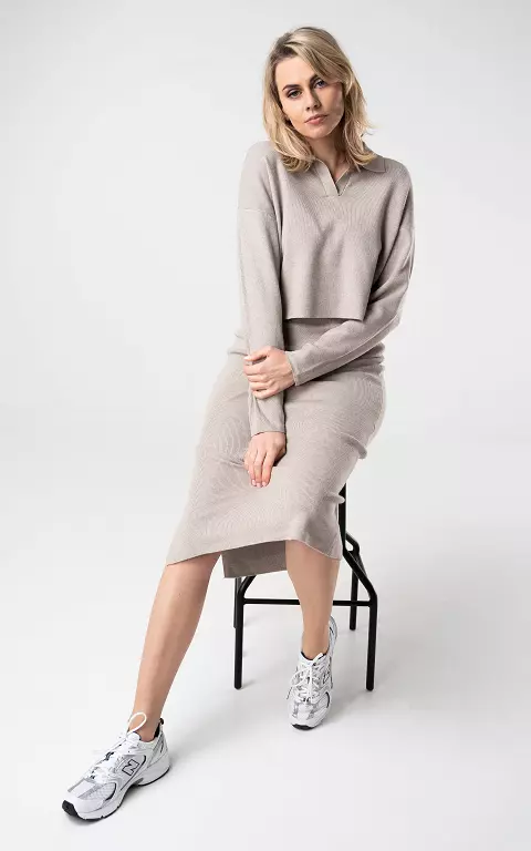 Set with sweater and skirt taupe