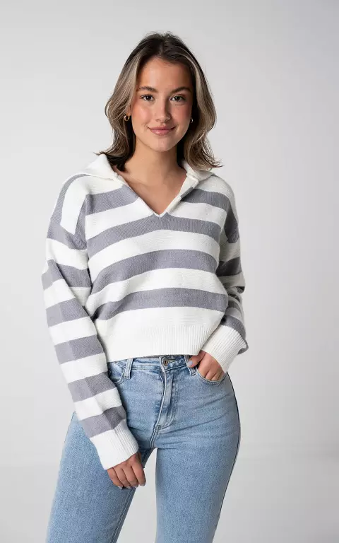 V-neck sweater with stripes white grey