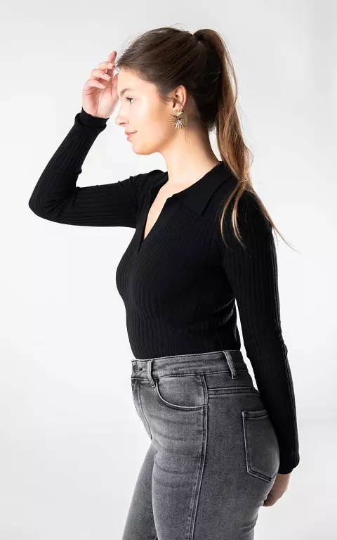 V-neck top with collar black