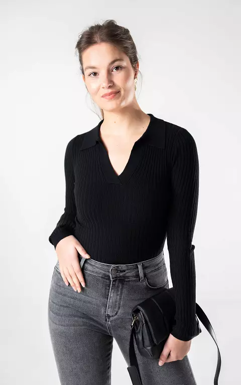 V-neck top with collar black
