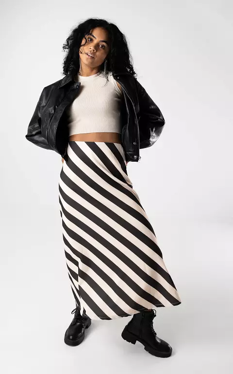 Maxi skirt with striped pattern 