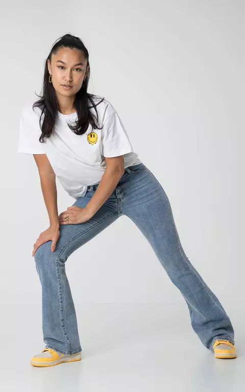 Mid Waist Jeans mit ausgestelltem Bein 