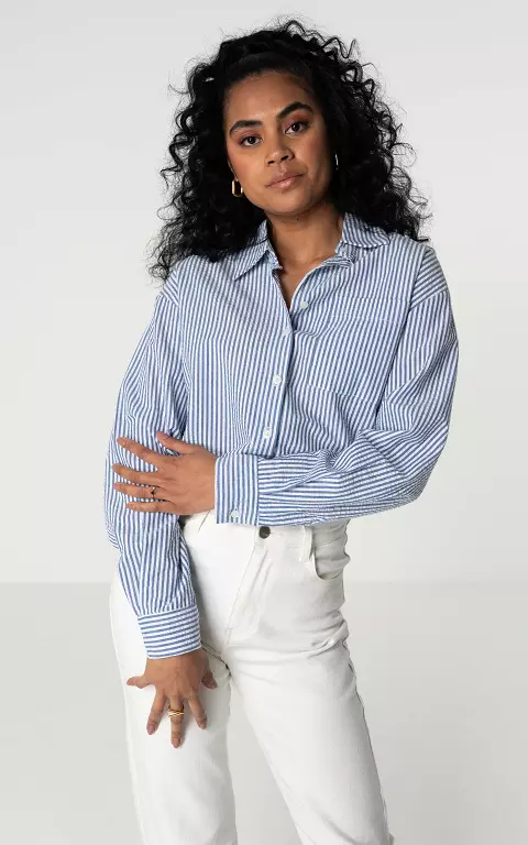 Katoenen gestreepte blouse met borstzak lichtblauw wit