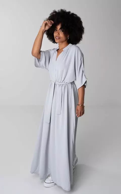 Maxi dress with short sleeves 